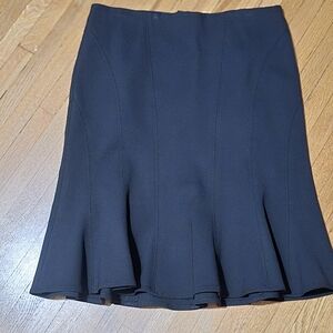 Ann Taylor Taylored Black Skirt With Flair Bottom Womans Size 10
